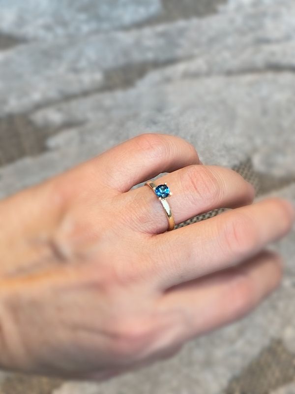 London Blue Topas gullring